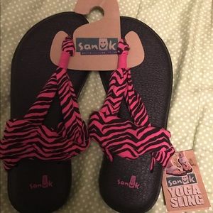 Sanuk Yoga Sling Size 7 Fuchsia/Zebra Sandals