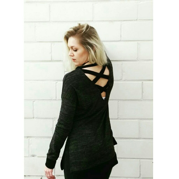 Perfect Criss Cross Top - Picture 3 of 3