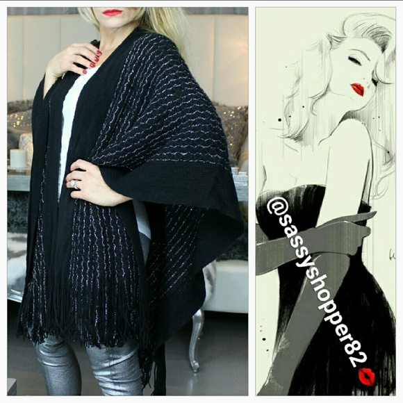 ❤SOLD OUT❤SILVER & BLACK BCBG Shrug - Picture 2 of 4