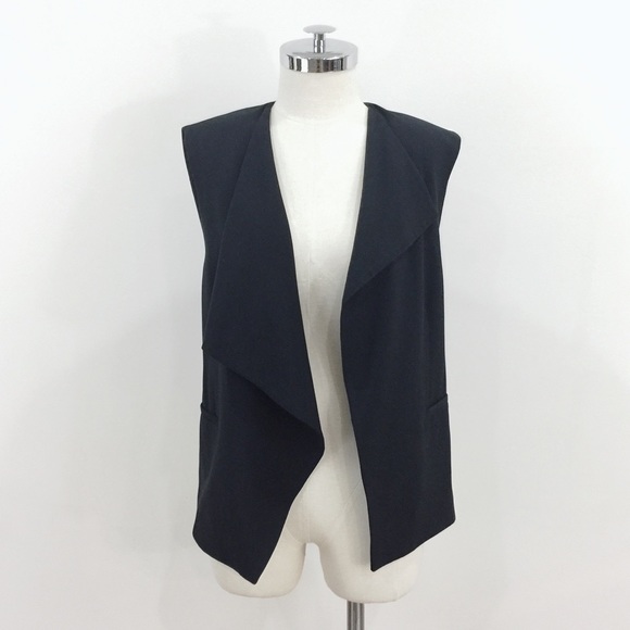 [ zara ]  black cut out back draped open vest - Picture 2 of 4