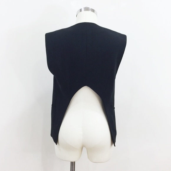[ zara ]  black cut out back draped open vest - Picture 3 of 4
