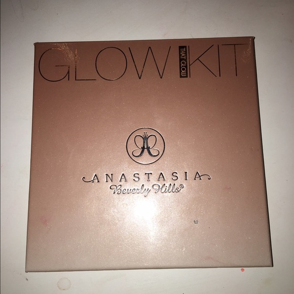 Anastasia Beverly Hills Glow Kit in That Glow
