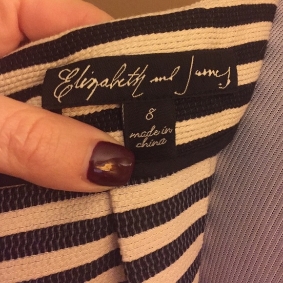 Elizabeth and James cropped blazer - Picture 4 of 5