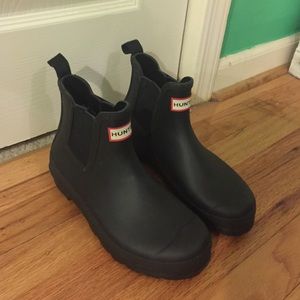 Short matte black Hunter rain boots