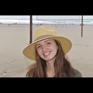 Meet your Posher, Rebecca