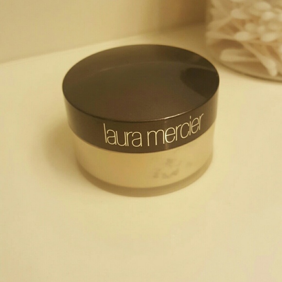 Laura Mercier Translucent Loose Setting Powder