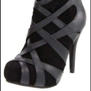 Dollhouse Vivianne crisscross strapped platform.