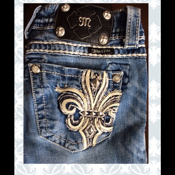 Miss Me jeans Sz 26 Boot cut/Inseam 32