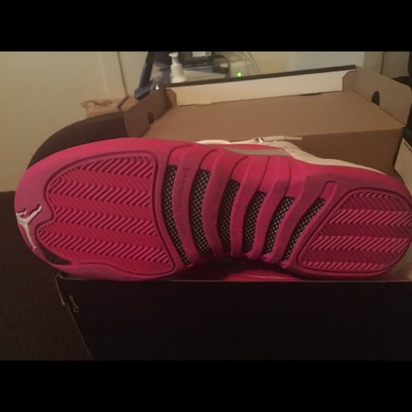 🎀Jordan Retro 12 's Hyper Vivid Pink🎀 - Picture 2 of 2