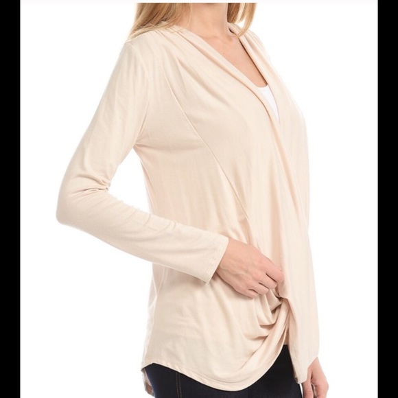 💋💋HOST PICK 11/19 The softest Surplice Top - Picture 2 of 4