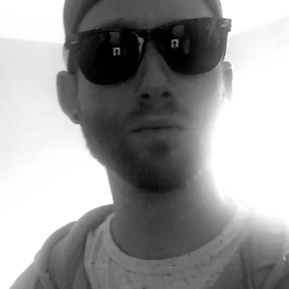 Meet your Posher, Erik - Picture 6 of 7