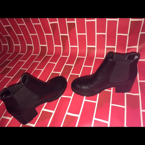 Steve Madden Boots