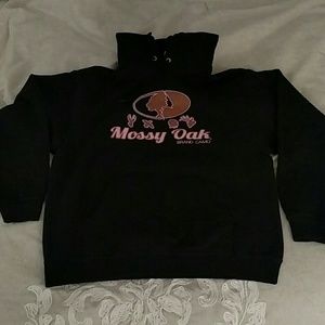 Woman's Mossy Oak sweatshirt