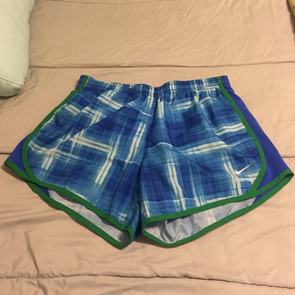 Blue/green Nike shorts. Kids large but fit like AS - Picture 1 of 2