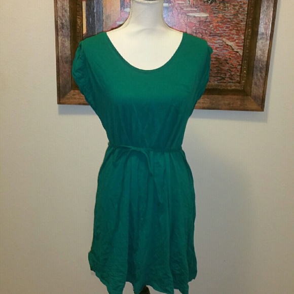 NWOT H&M Emerald Green Dress