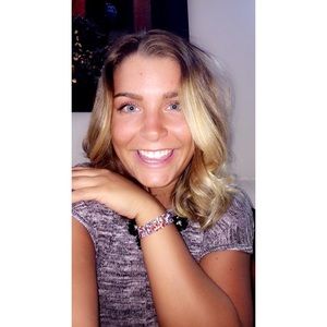 Meet your Posher, Carli