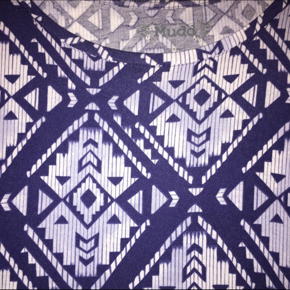 Patterned Tunic NWOT - Picture 2 of 3