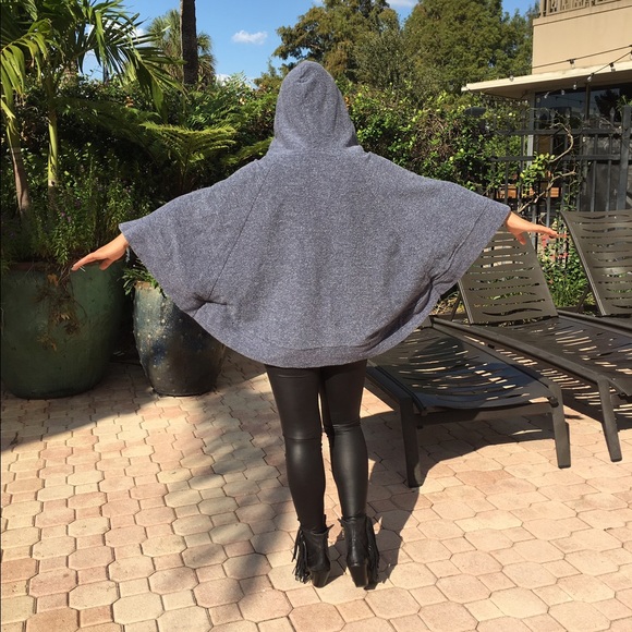 Women Ponchos/Cape w/ Hood - Picture 2 of 4