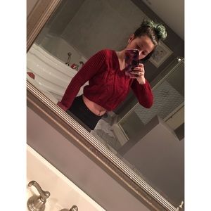 ❤️NWOT KNITTED CROPPED SWEATER, TIES IN BACK❤️