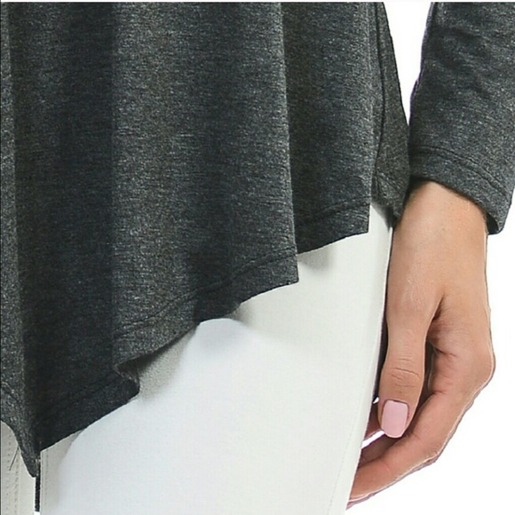 🆕light🌹Asymmetrical hem gray top.🌹 - Picture 4 of 6