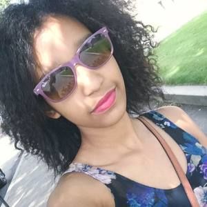 Meet your Posher, Paola