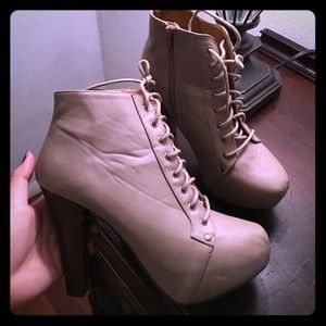 Chunky ankle heeled boots!