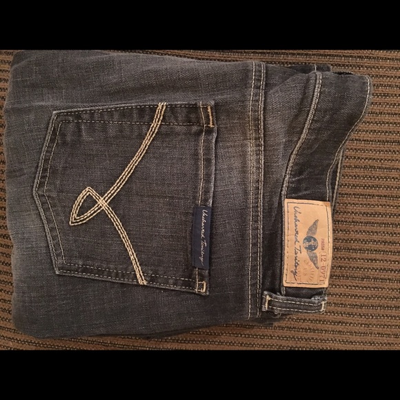 Uncharted Territory jeans - Picture 3 of 3