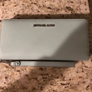 Michael Kors Jet Set Travel Continental Wallet