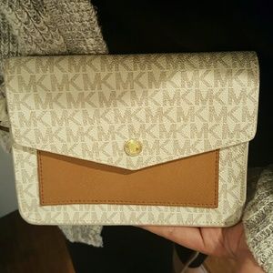 Micheal Kors fanny pack