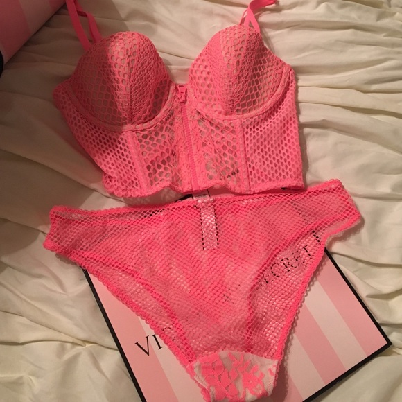 Victoria's Secret Other - 💞BNWT Jaw Dropping VS Set💞