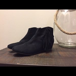 NWOT American Eagle Fringe Booties