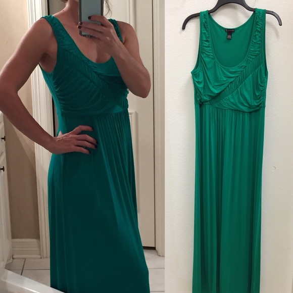 Sleeveless green dress