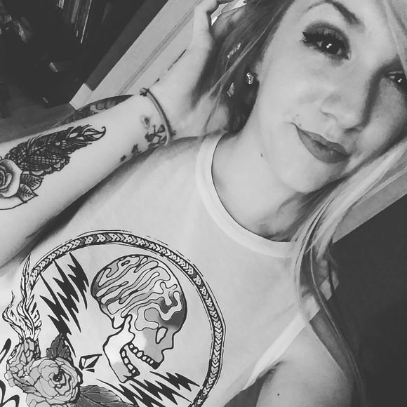 Meet your Posher, Danielle - Picture 1 of 1