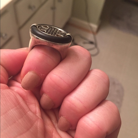 Beautiful ring - Picture 3 of 3