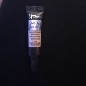 It cosmetics concealer