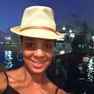 Meet your Posher, Kim-monique