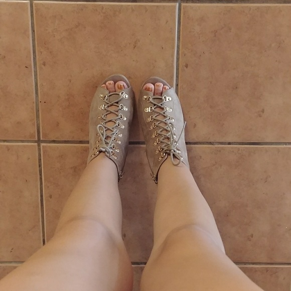 Last 8 Taupe Suede Heel PRICE IS FIRM - Picture 2 of 7