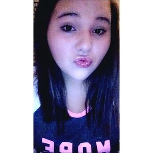 Meet your Posher, Nikki