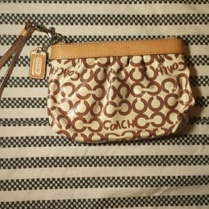 (B3F25) COACH WRISTLET