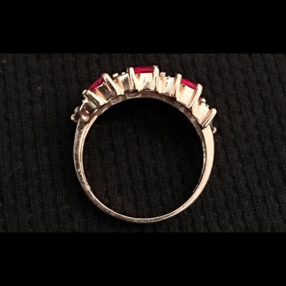 Beautiful ring - Picture 2 of 2