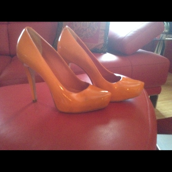 Aldo heels size 6 never worn