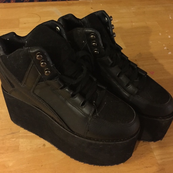 YRU Qozmo platform sneaker