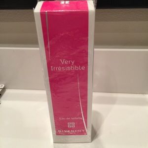 Givenchy Very Irresistible perfume
