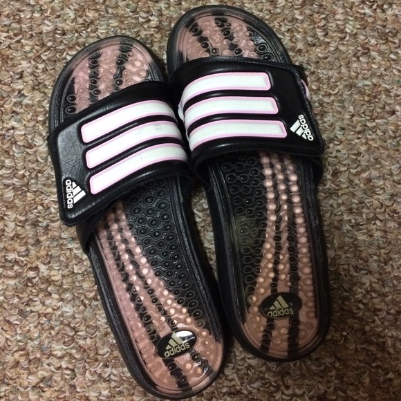 ADIDAS SLIDES