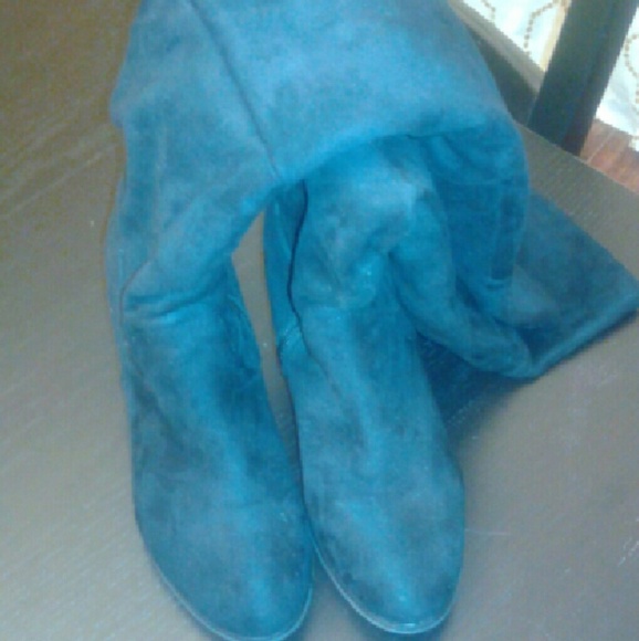 Knee high boots - Picture 2 of 4