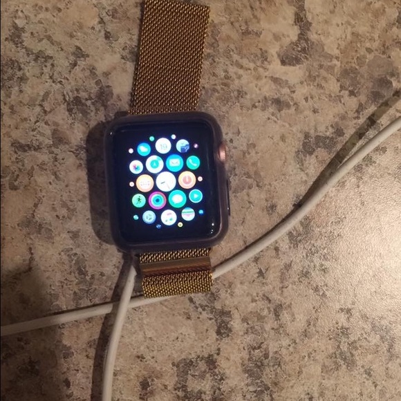 Apple Watch - Picture 2 of 4