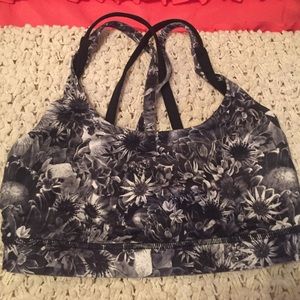 Lululemon sports bra
