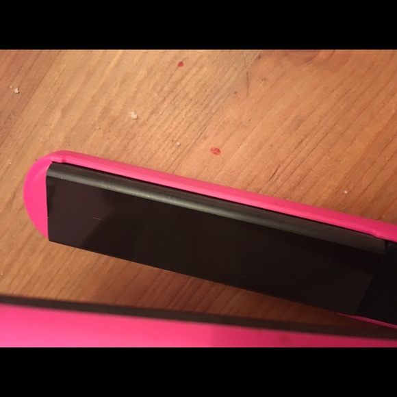 P.Y.T. 100% ceramic straightener main image 4