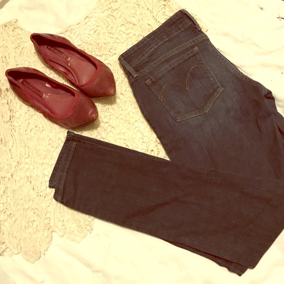 Slight Curve Mid-Rise Skinny