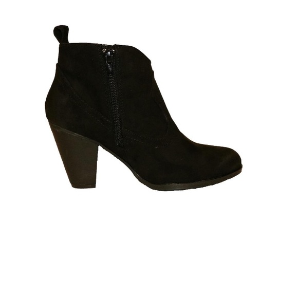 🍁🍂🌰HP 11-10-16🍁🍂Black Fringe Booties🍁🍂🌰 - Picture 3 of 4